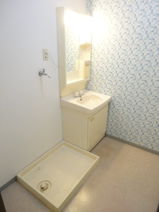 物件内観写真13　(洗濯機置場)