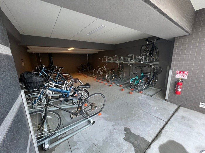 物件外観写真3　(駐輪場)