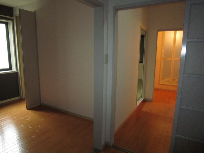 物件内観写真11　(廊下)