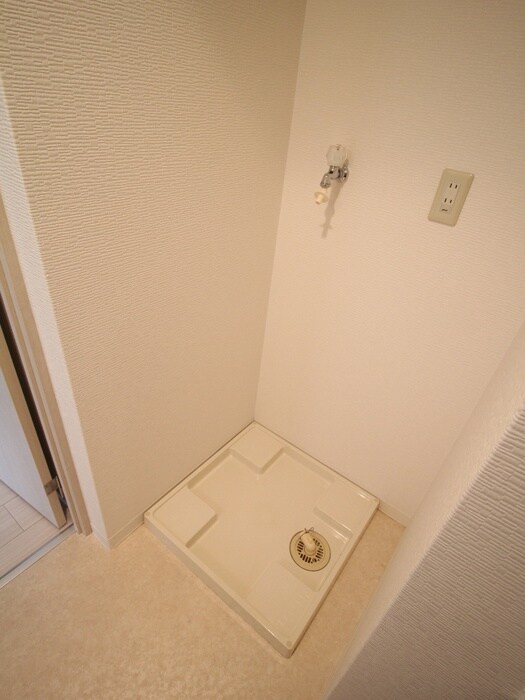 物件内観写真7　(洗濯機置場)