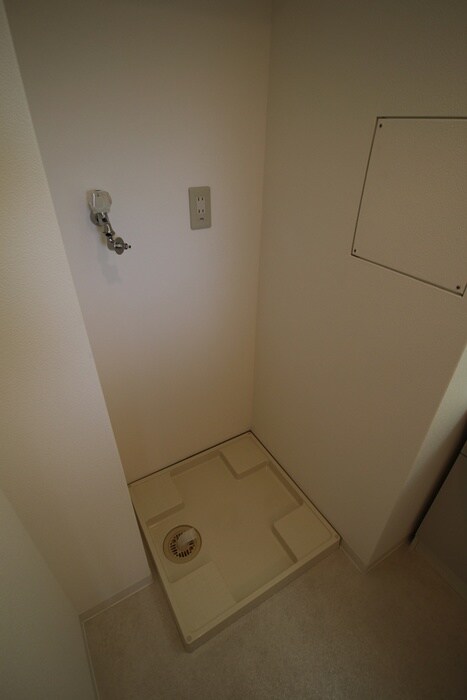 物件内観写真10　(洗濯機置場)