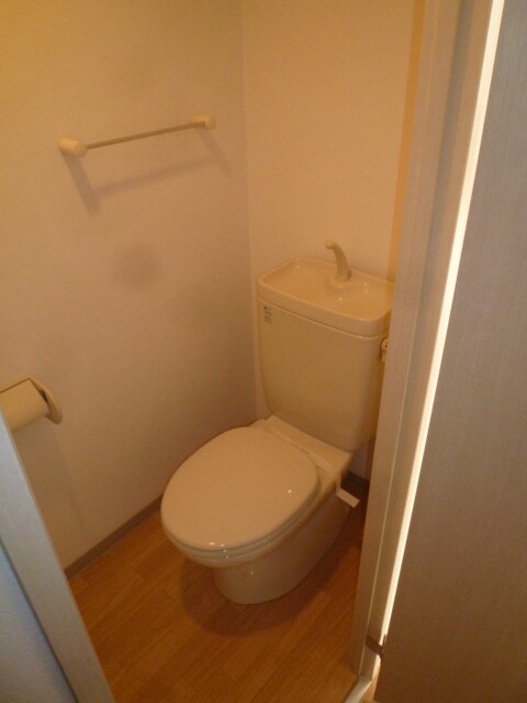 物件内観写真14　(トイレ)