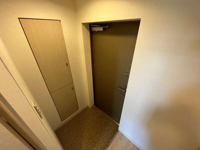 物件内観写真15　(玄関)