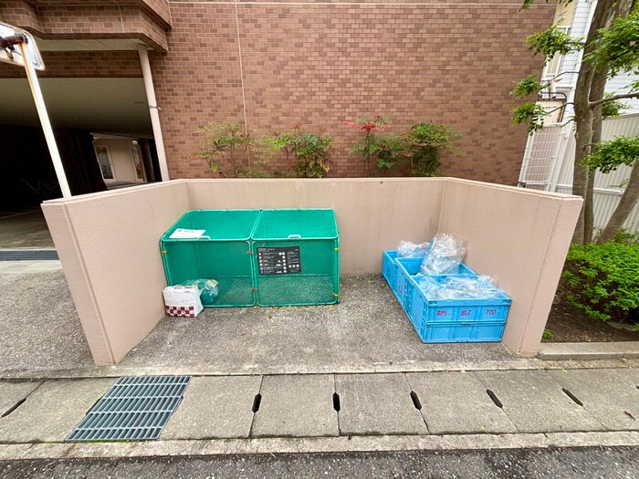 物件外観写真6　(建物設備)