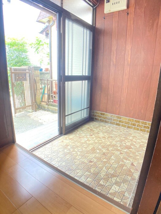 物件内観写真7　(玄関)