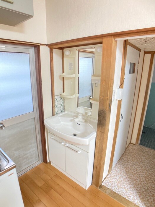 物件内観写真11　(洗面)