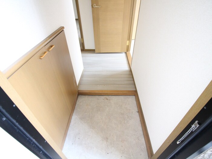 物件内観写真17　(玄関)