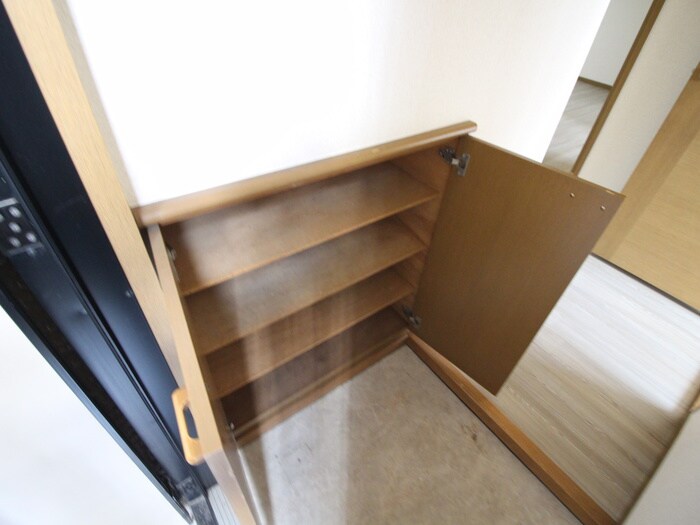 物件内観写真18　(靴箱)