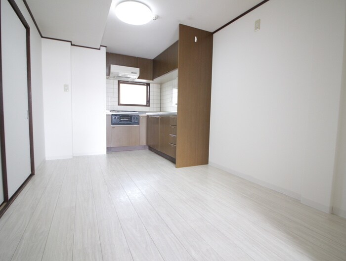 物件内観写真8　(居室)