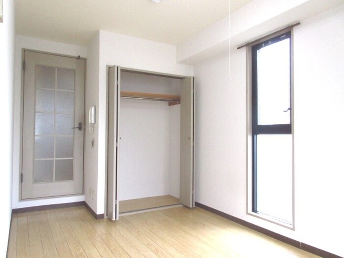 物件内観写真4　(居室)