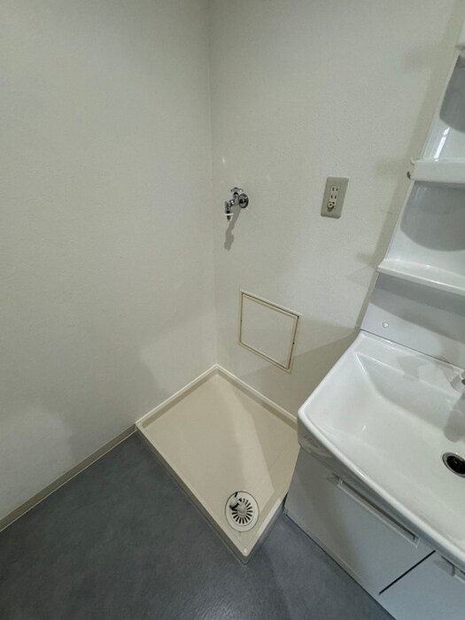 物件内観写真13　(洗濯機置場)