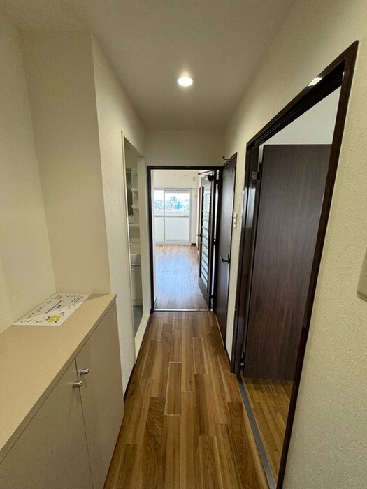 物件内観写真16　(廊下)