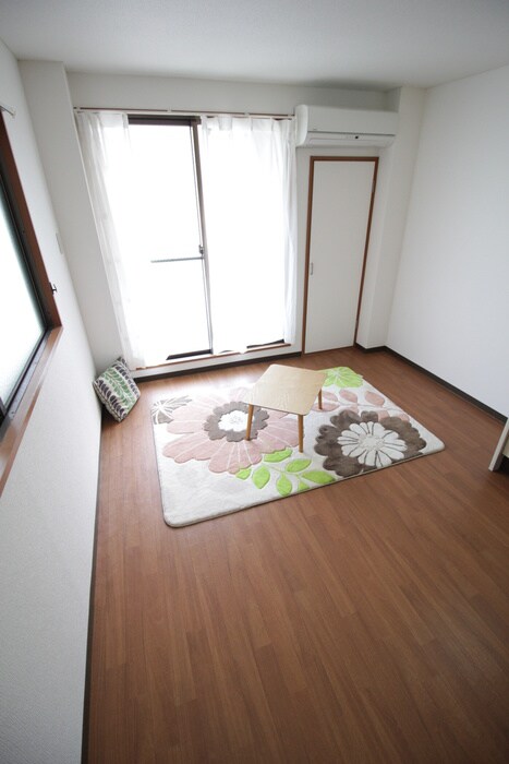 物件内観写真9　(居室)