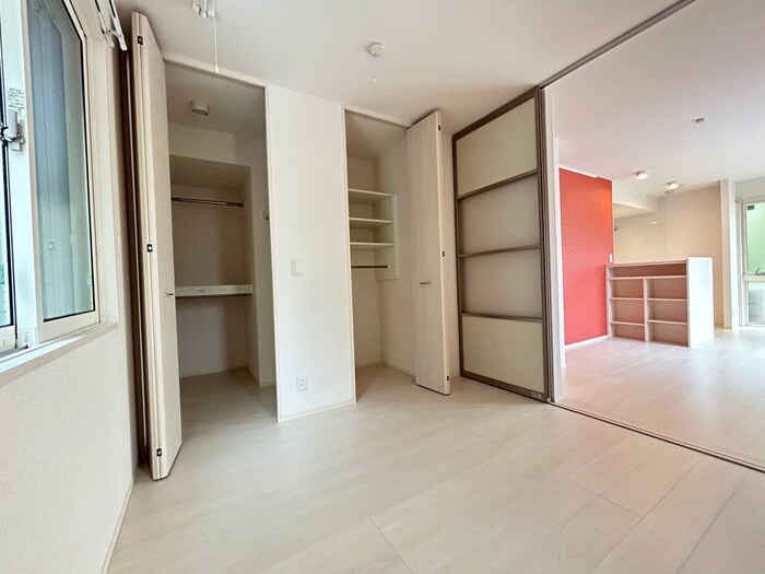 物件内観写真2　(居室)