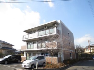 アデレ－ド２番館外観写真