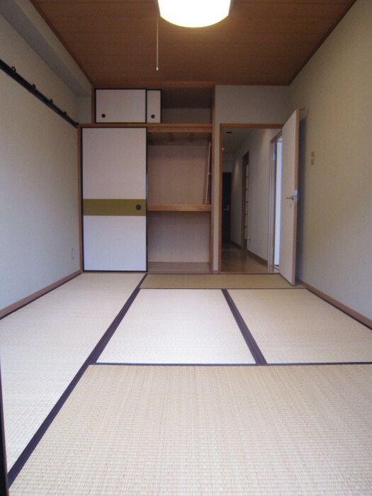 物件内観写真13　(居室)