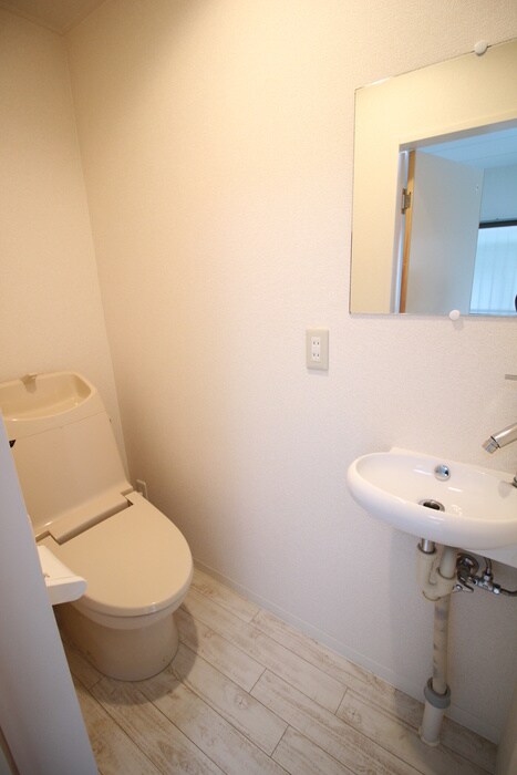 物件内観写真11　(トイレ)