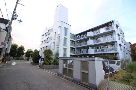 崗本マンション外観写真