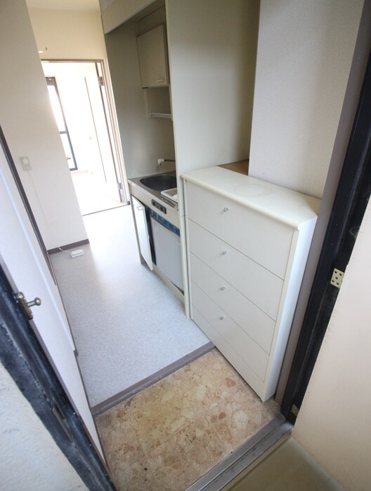 物件内観写真7　(玄関)