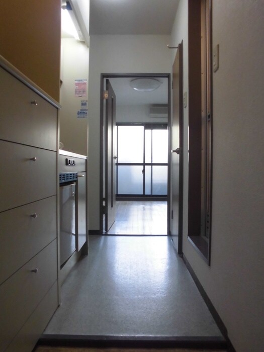 物件内観写真8　(玄関)