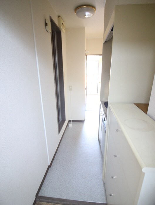 物件内観写真16　(廊下)
