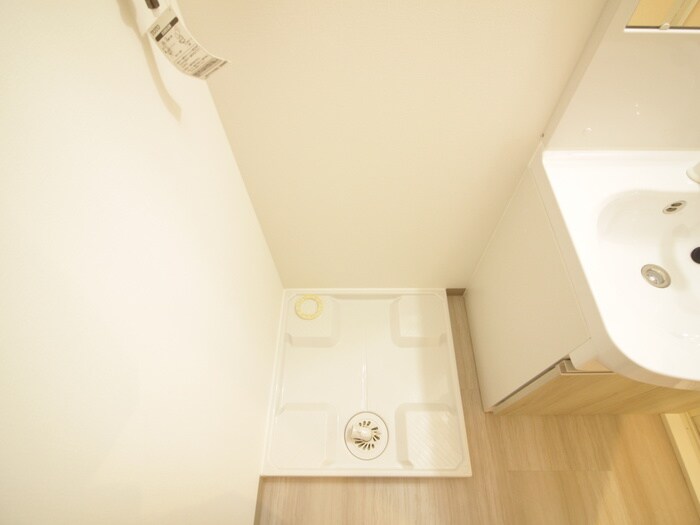 物件内観写真12　(洗濯機置場)