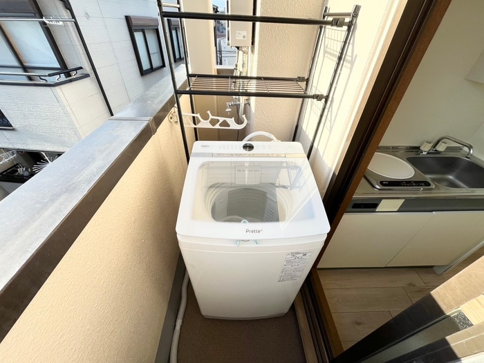 物件内観写真11　(洗濯機置場)