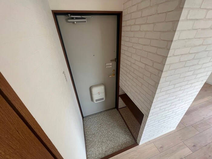 物件内観写真16　(玄関)