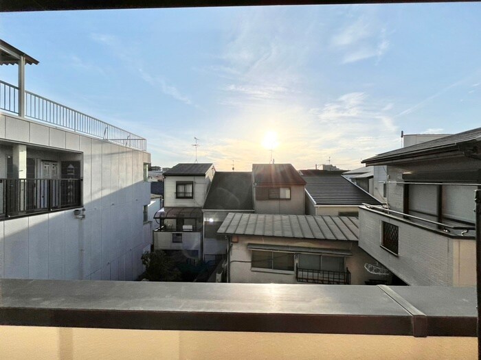 物件内観写真18　(室内からの展望)