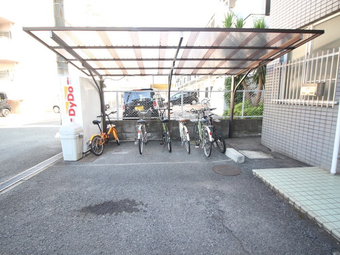 リヴェ－ルピアの駐輪場