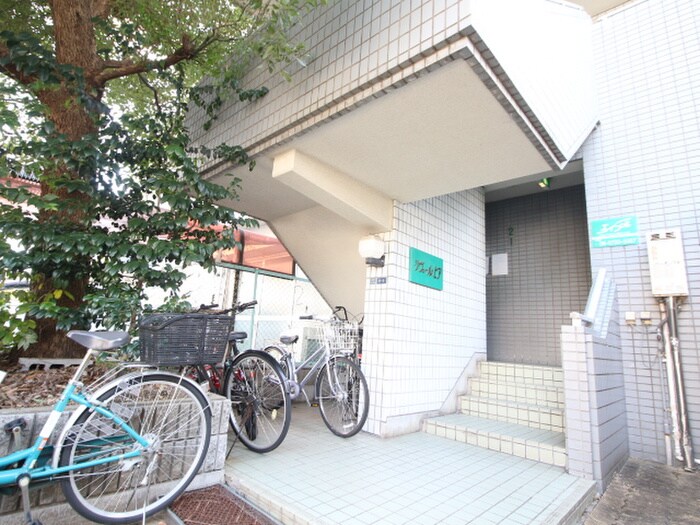 物件外観写真6　(エントランス部分)