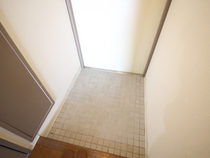 物件内観写真13　(玄関)