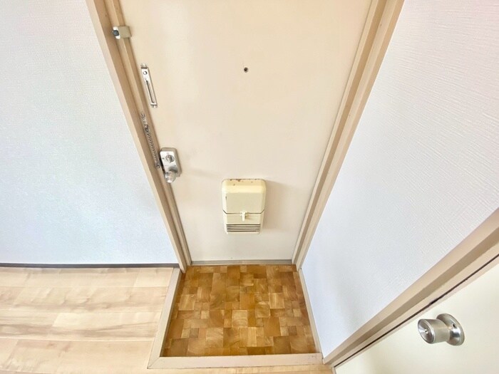 物件内観写真15　(玄関)