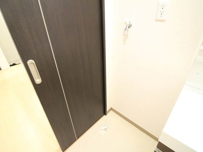 物件内観写真18　(洗濯機置場)