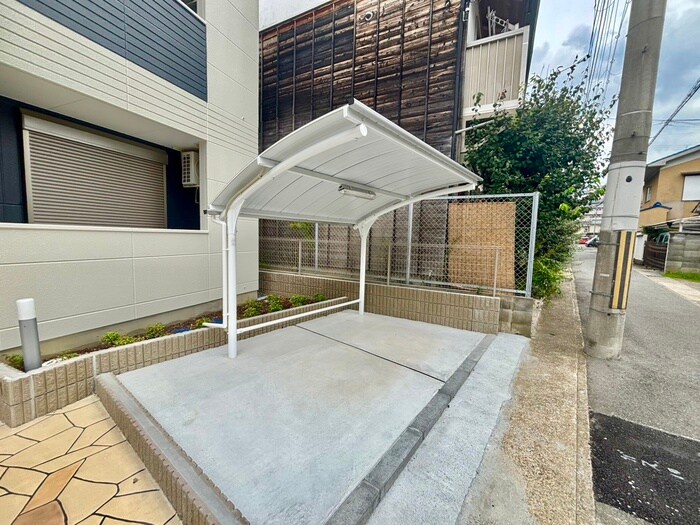 物件外観写真2　(駐輪場)