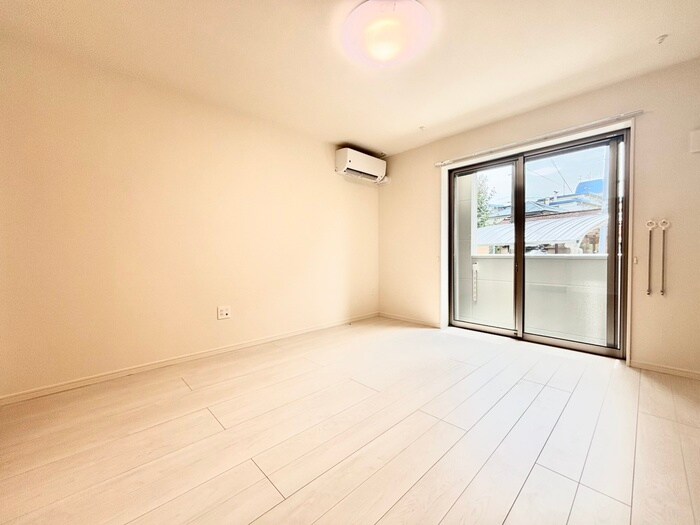 物件内観写真4　(居室)