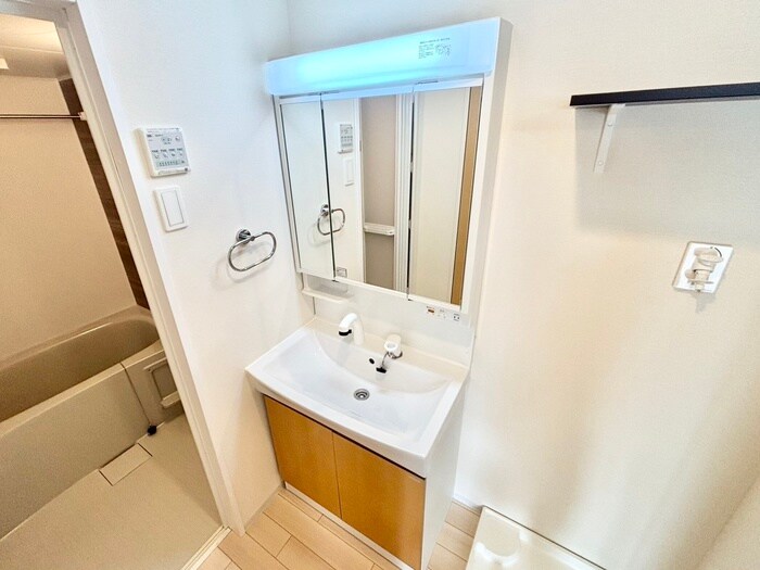 物件内観写真11　(洗面)