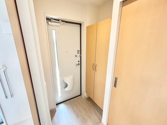 物件内観写真15　(玄関)