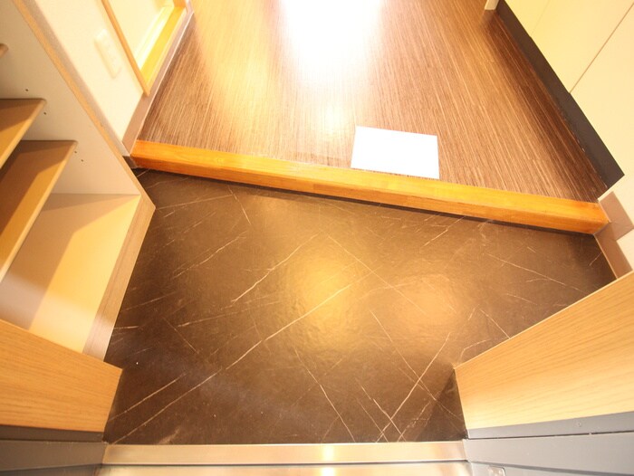 物件内観写真17　(玄関)