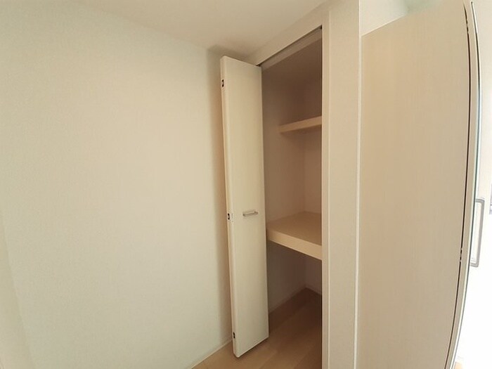 物件内観写真15　(収納)