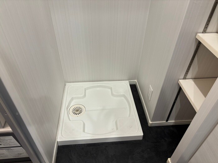 物件内観写真13　(洗濯機置場)