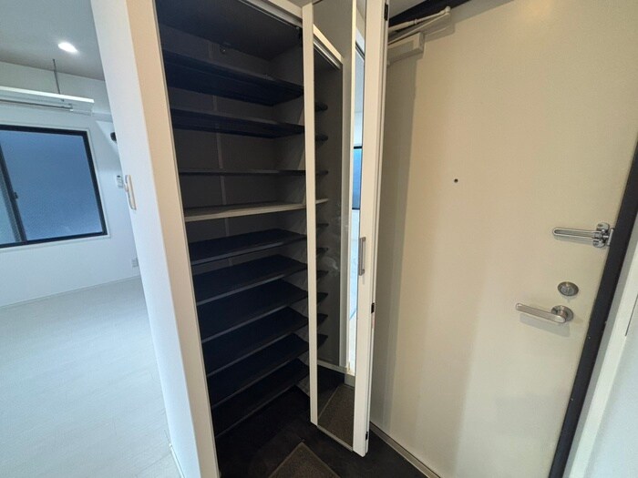 物件内観写真15　(靴箱)