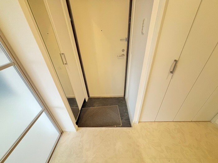 物件内観写真18　(玄関)