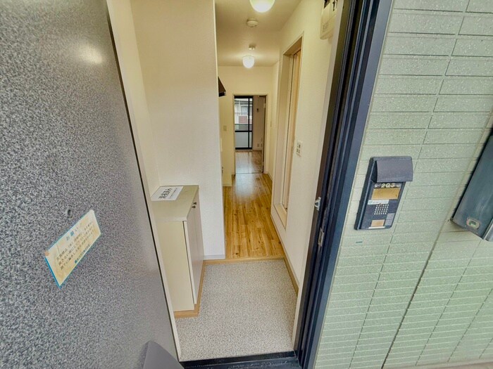 物件内観写真8　(玄関)