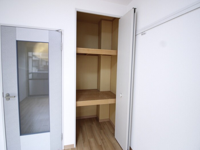 物件内観写真12　(収納)