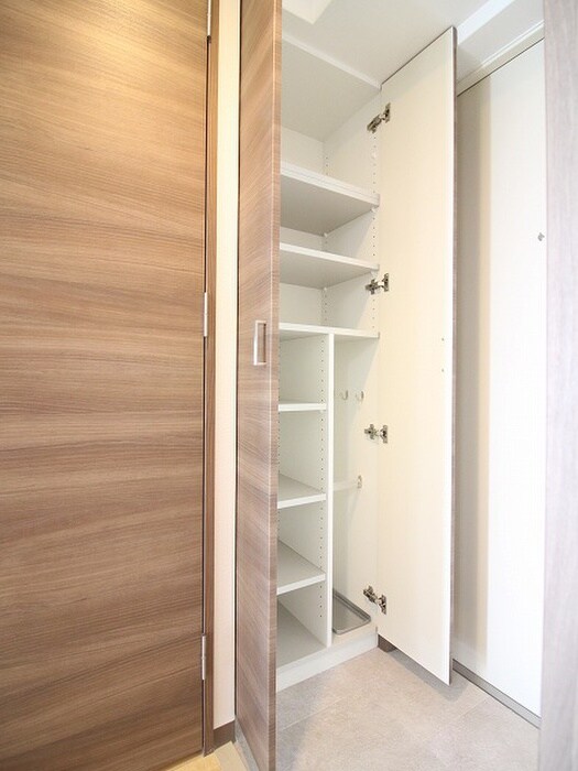 物件内観写真8　(靴箱)