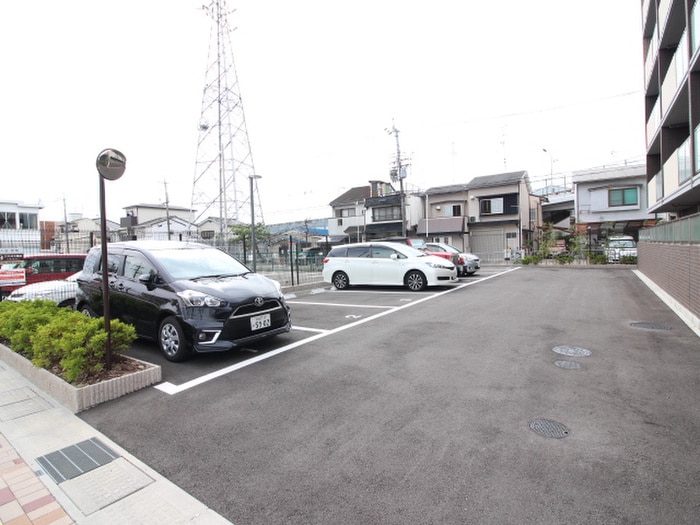 物件外観写真5　(駐車場)