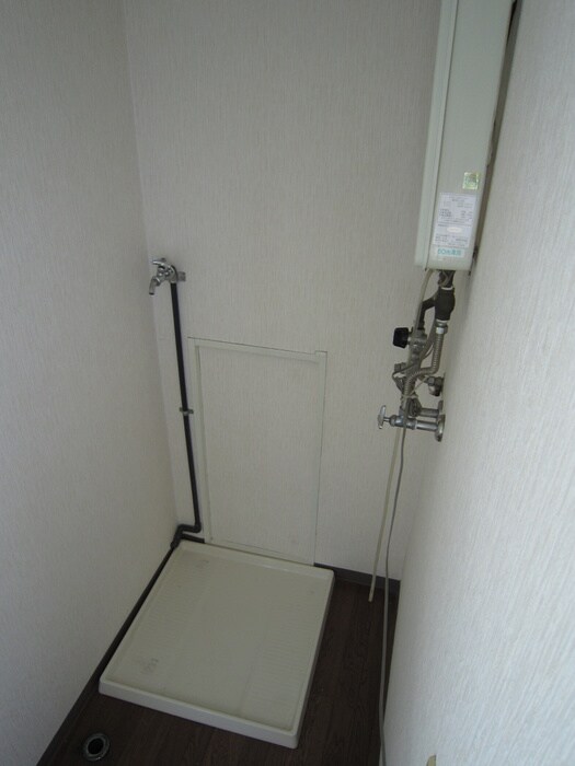 物件内観写真17　(洗濯機置場)