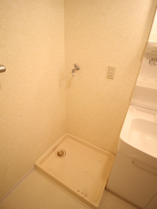 物件内観写真12　(洗濯機置場)