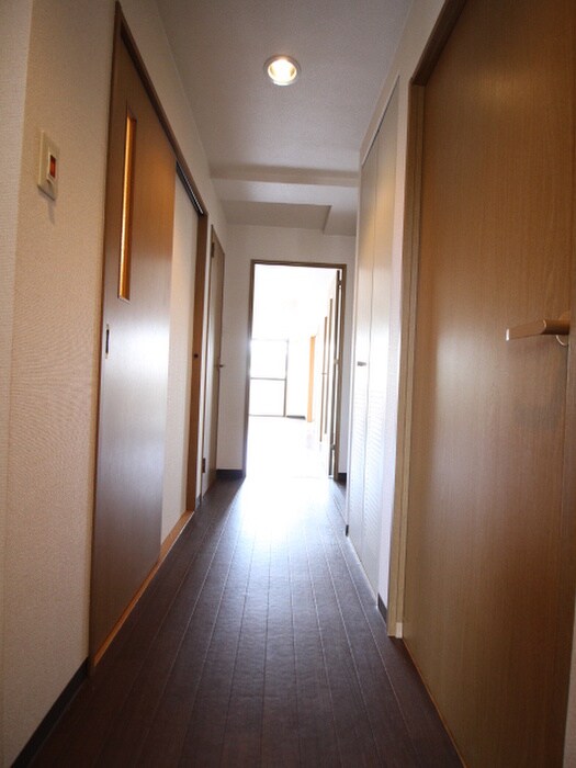 物件内観写真19　(廊下)